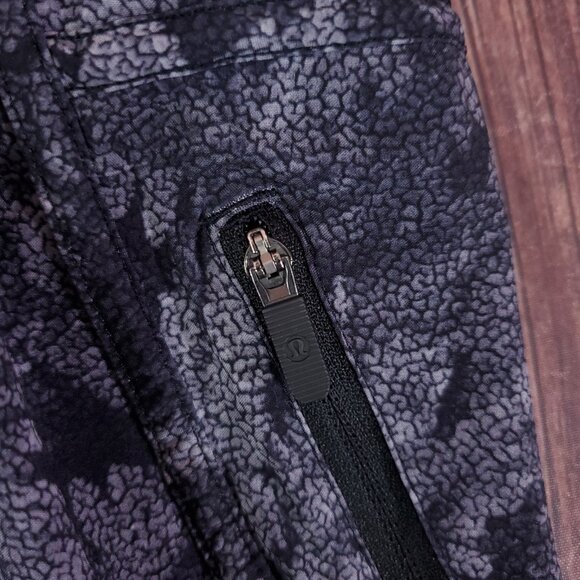 Lululemon Womens Size 8 Tracker Short IV 4-way Stretch 4" Kindred Spirit W7FFWS - Picture 6 of 12